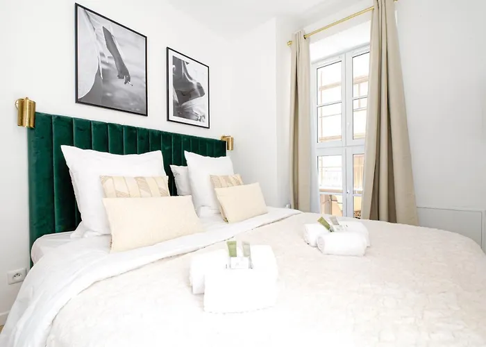 Luxury In - Musee Du Louvre *