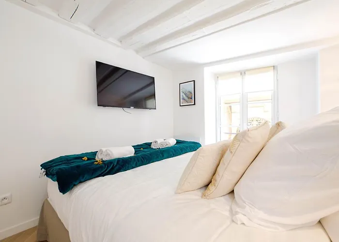 Апартаменты Luxury In - Musee Du Louvre Париж